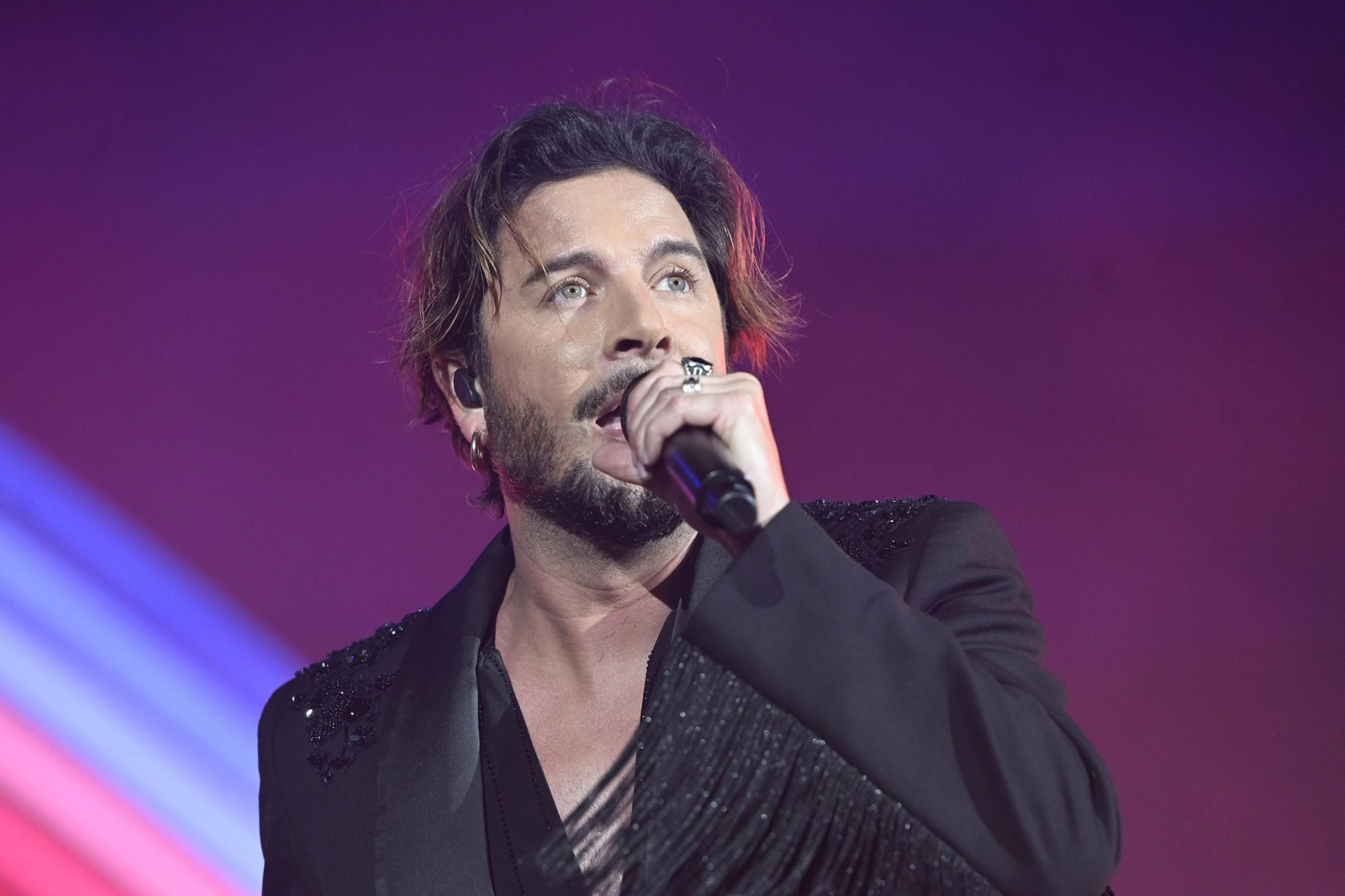 El cantante Manuel Carrasco actúa este viernes en Vera.