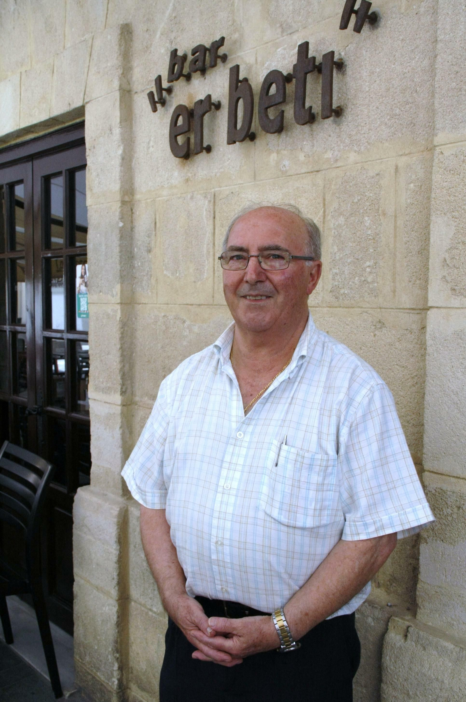 Pepe Garrido, hijo de Manuel Garrido y padre de Jose (actual regente). Durante años Pepe, que es muy conocido en El Puerto, ha sido el alma de este negocio.