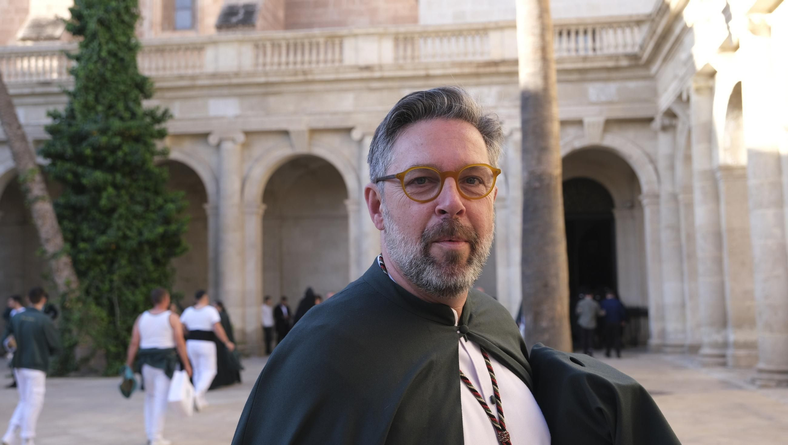 Estudiantes en la Semana Santa de Almería 2025