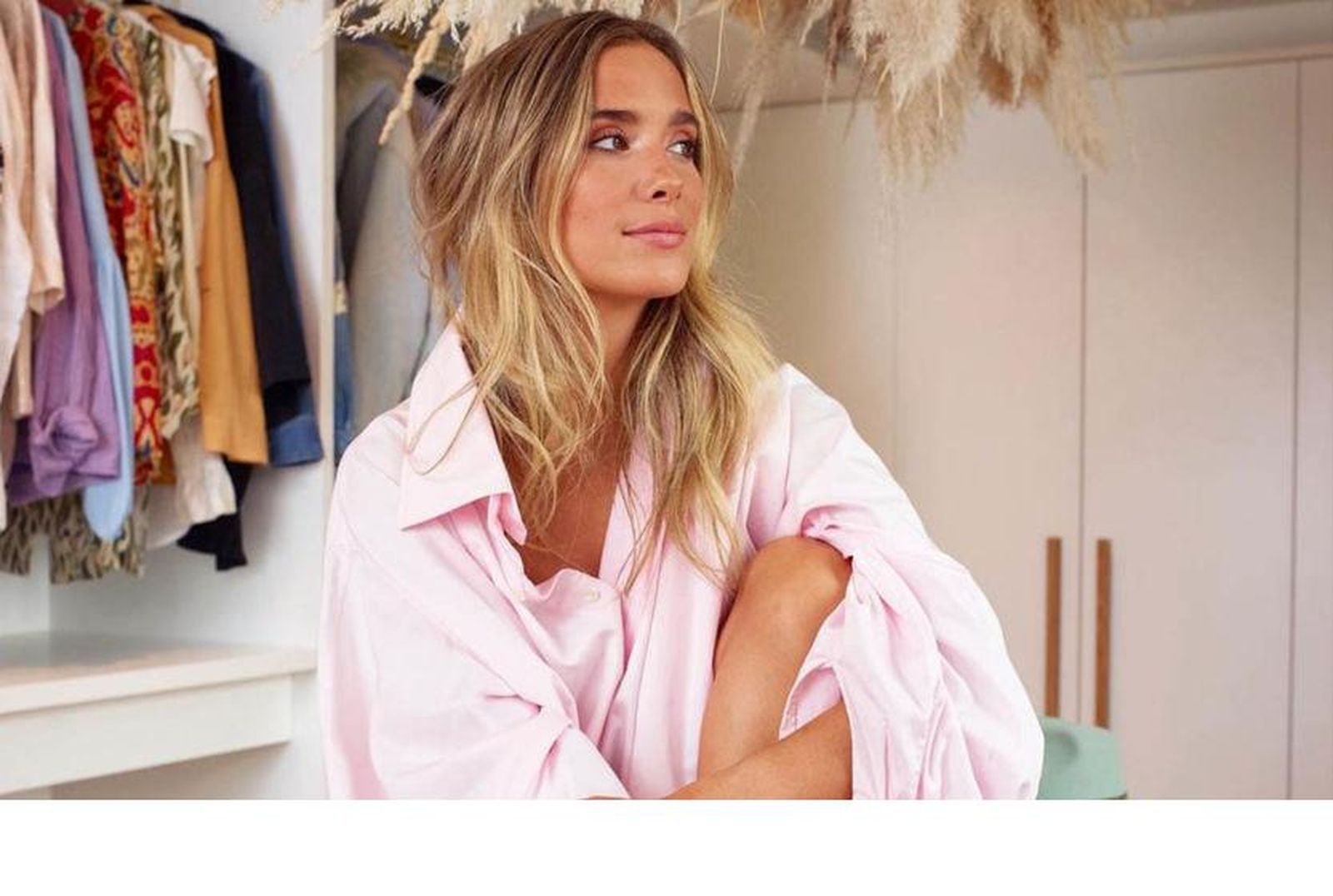 Una imagen de María Pombo frente a su vestidor colgada en su cuenta Instagram.