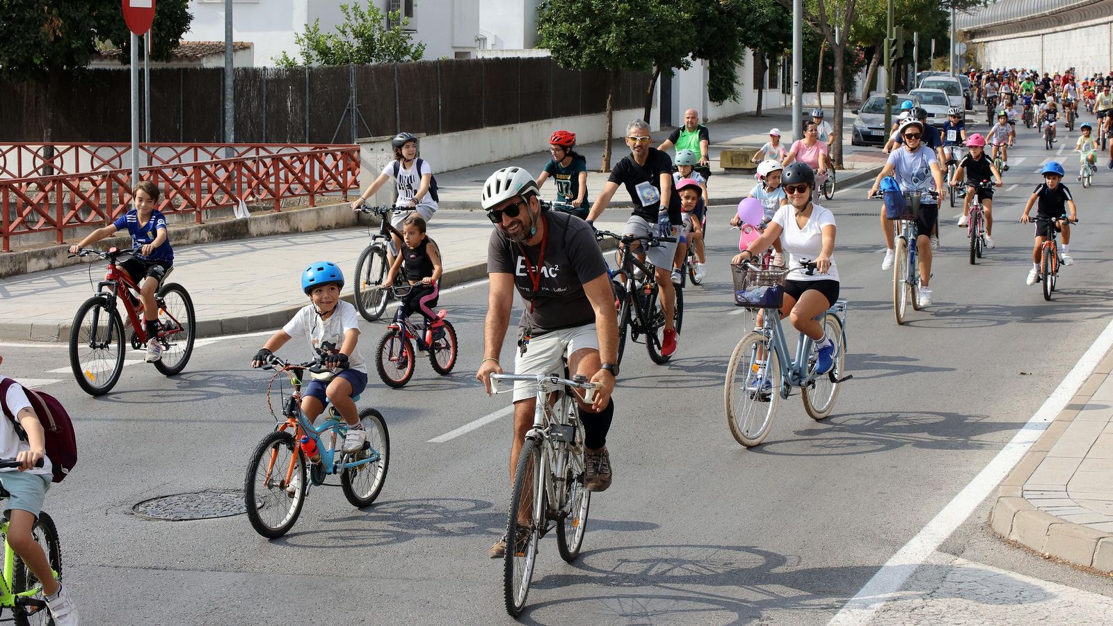 Búscate en el Día de la Bici Amistad por Jerez