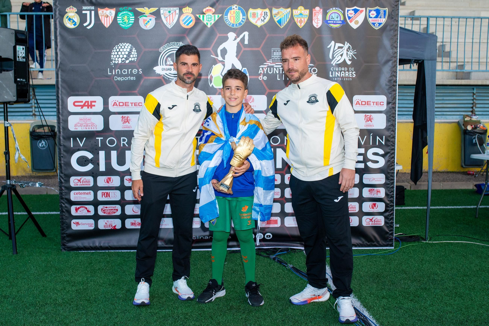 En imágenes: el RCD Espanyol, campeón del IV Torneo Internacional de Fútbol Alevín 'Ciudad de Linares'