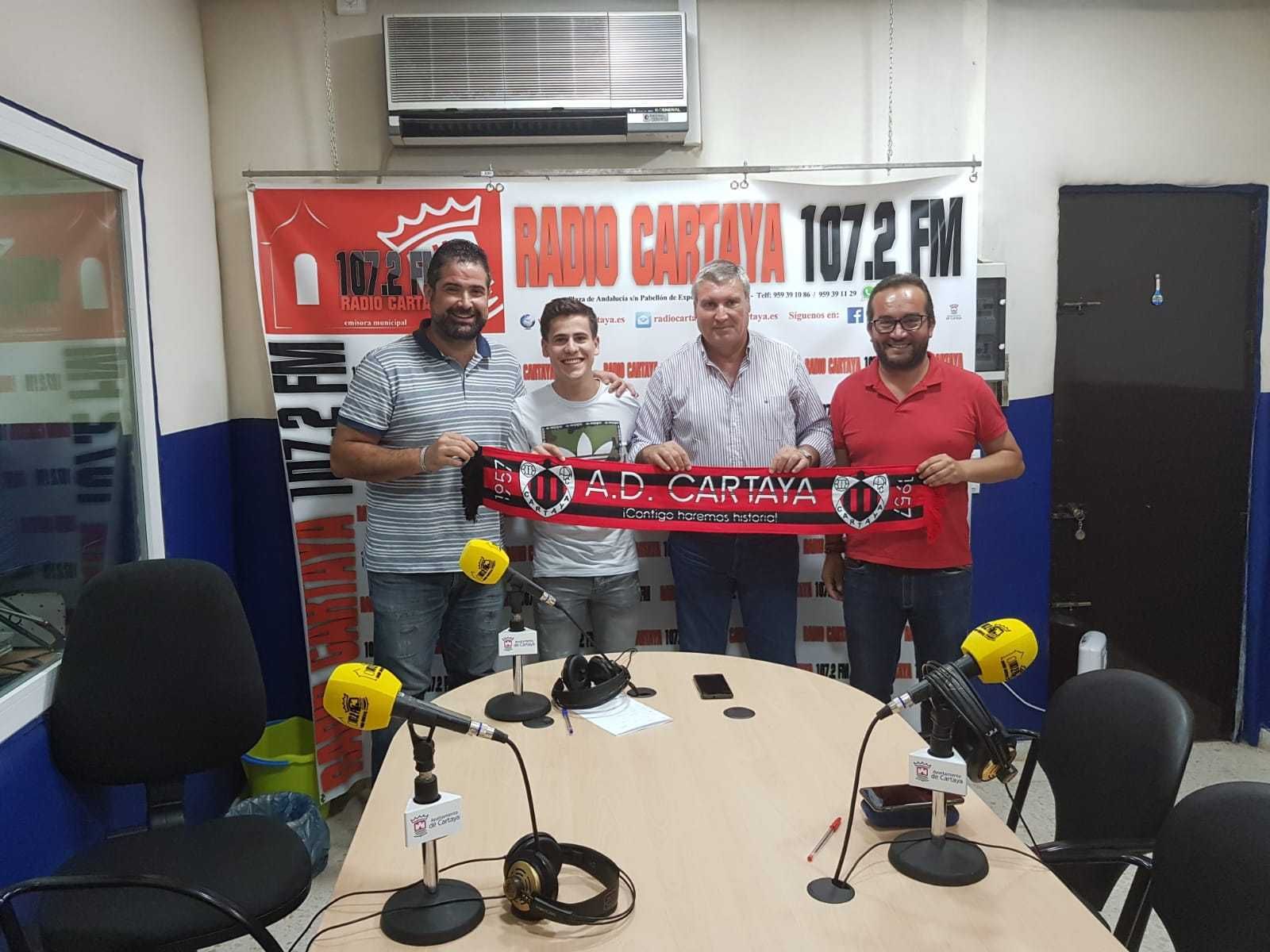 La presentación del himno de Dani Botillo tuvo lugar en Radio Cartaya.