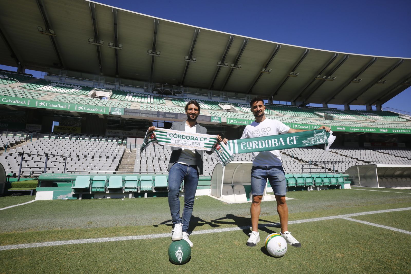 La presentación de Álex Bernal y Omar Perdomo con el Córdoba CF, en imágenes
