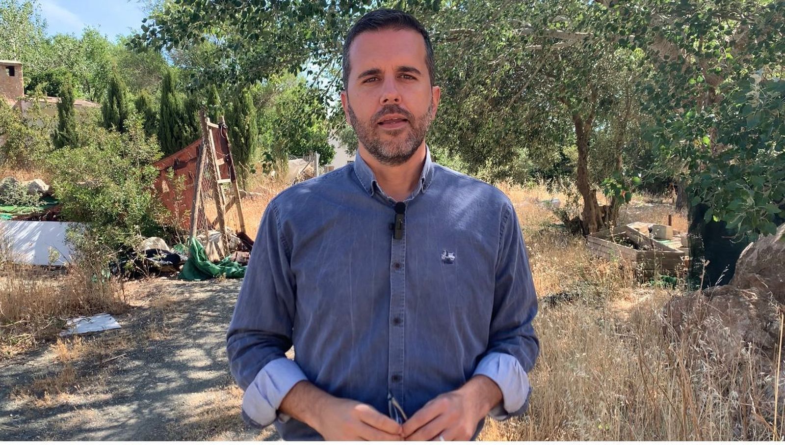 Francisco Calderón, portavoz del PSOE de Antequera en las instalaciones del camping.