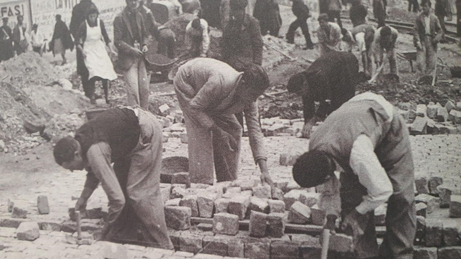 Pavimentación de la zona de Puerta Real
