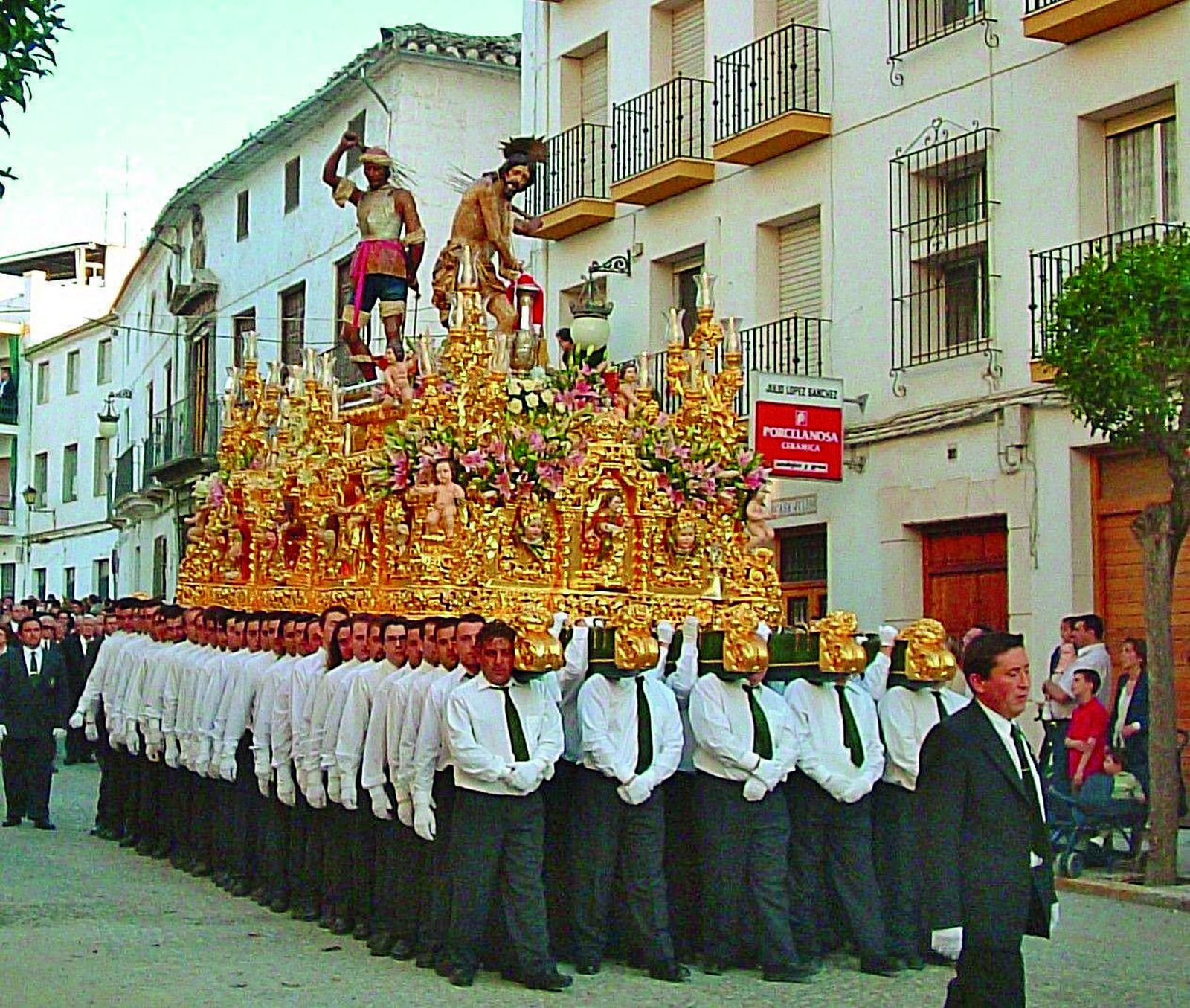 Jesús de la Columna desfila en Priego en los Domingos de Mayo