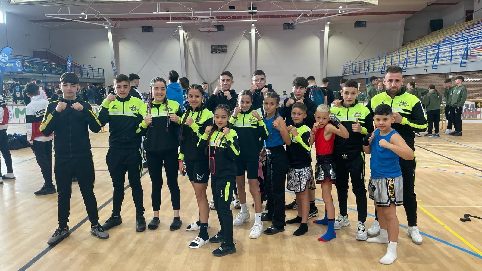 El grupo de participantes del Club Don Príncipe de La Línea