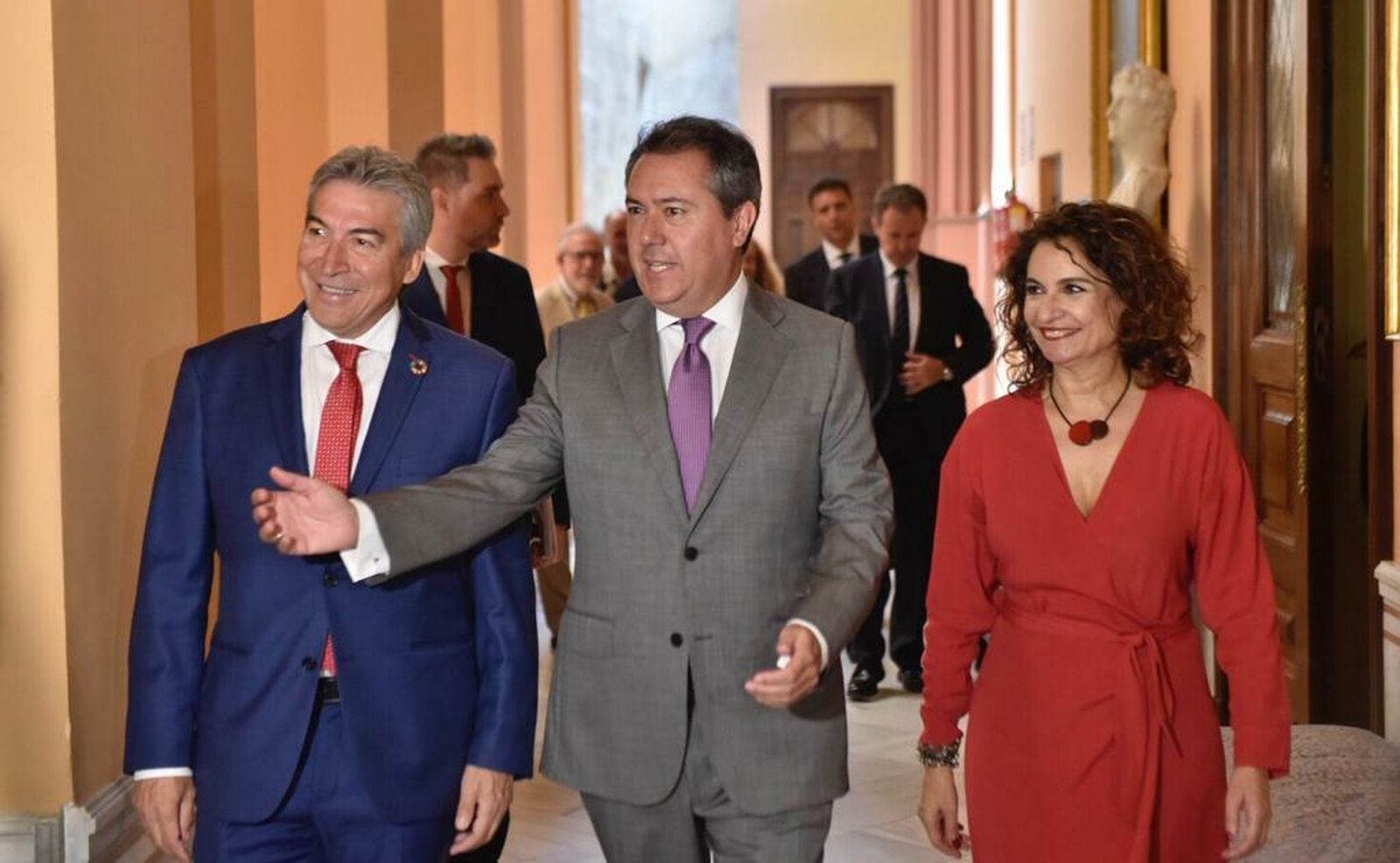 Las imágenes del pleno de investidura de Juan Espadas como alcalde de Sevilla