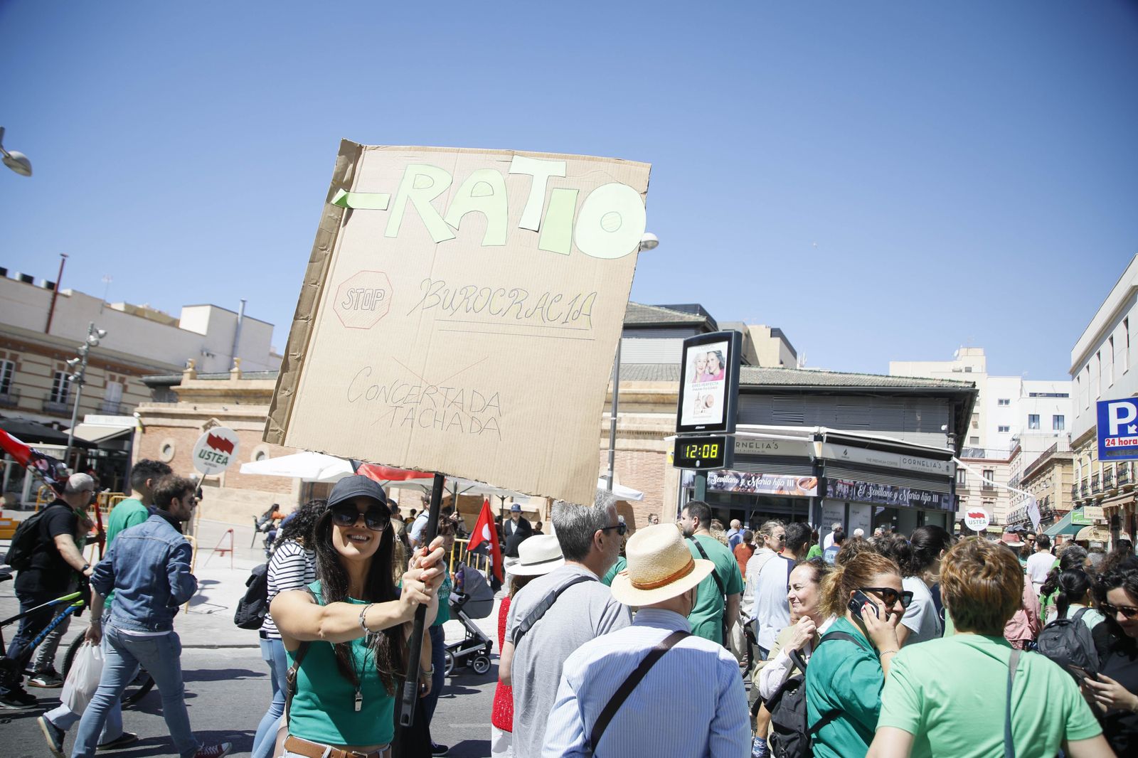 Las imágenes de la HUELGA DOCENTE de Almería