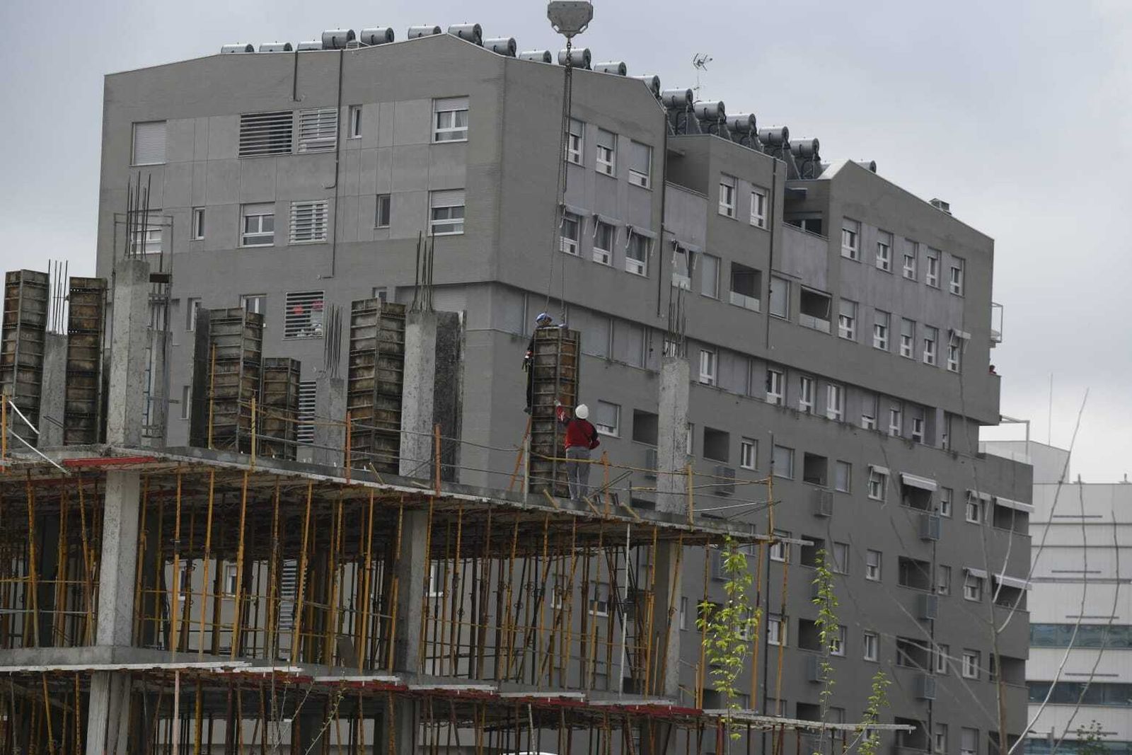 Fotos: así ha sido la vuelta al trabajo en una Granada en estado de alarma