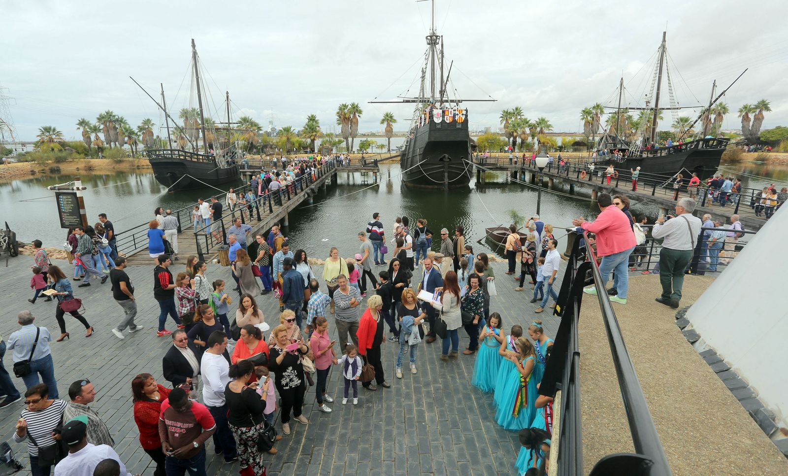 Jornada de puertas abiertas en el Muelle de las Carabelas.