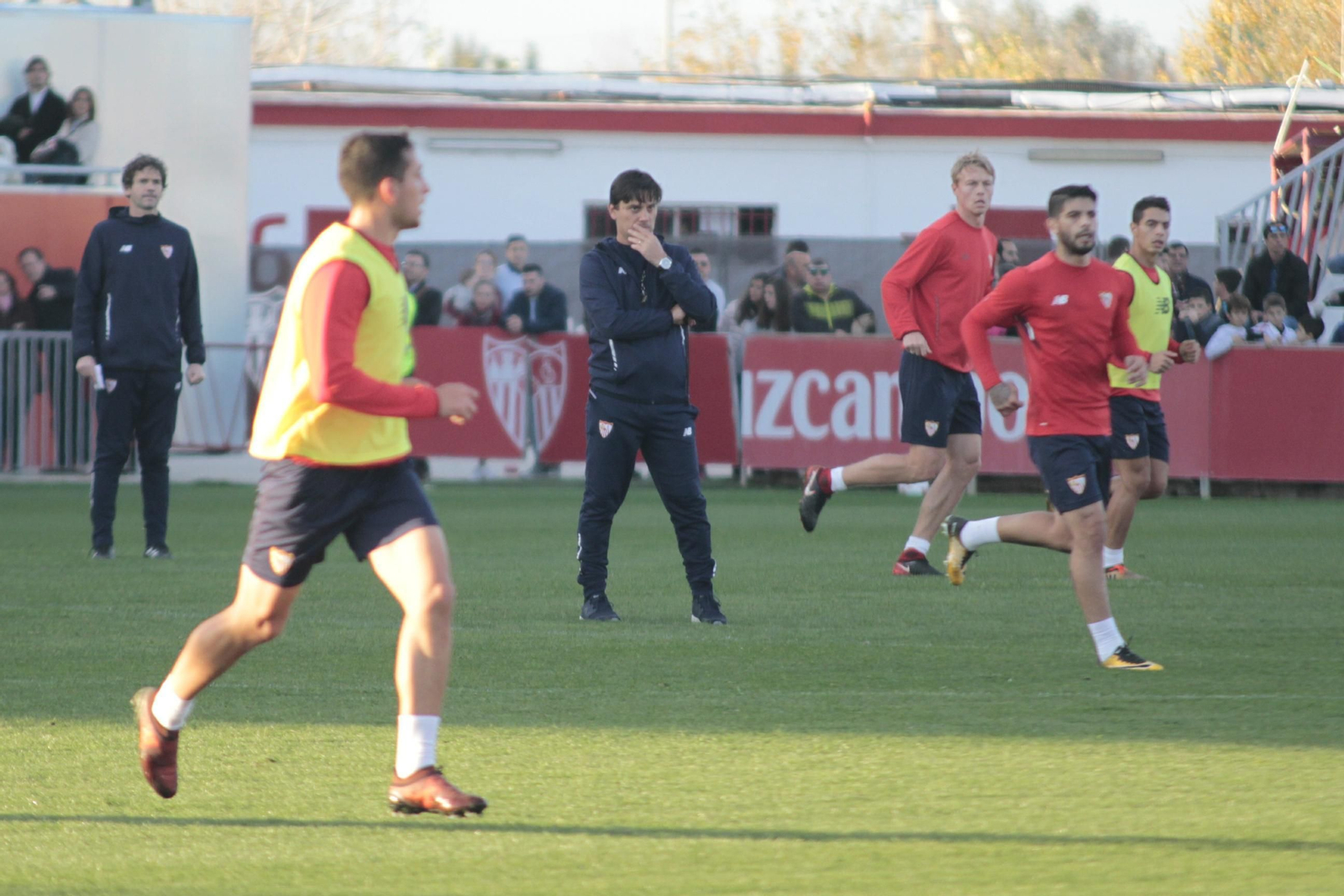 El entrenamiento del Sevilla a puerta abierta