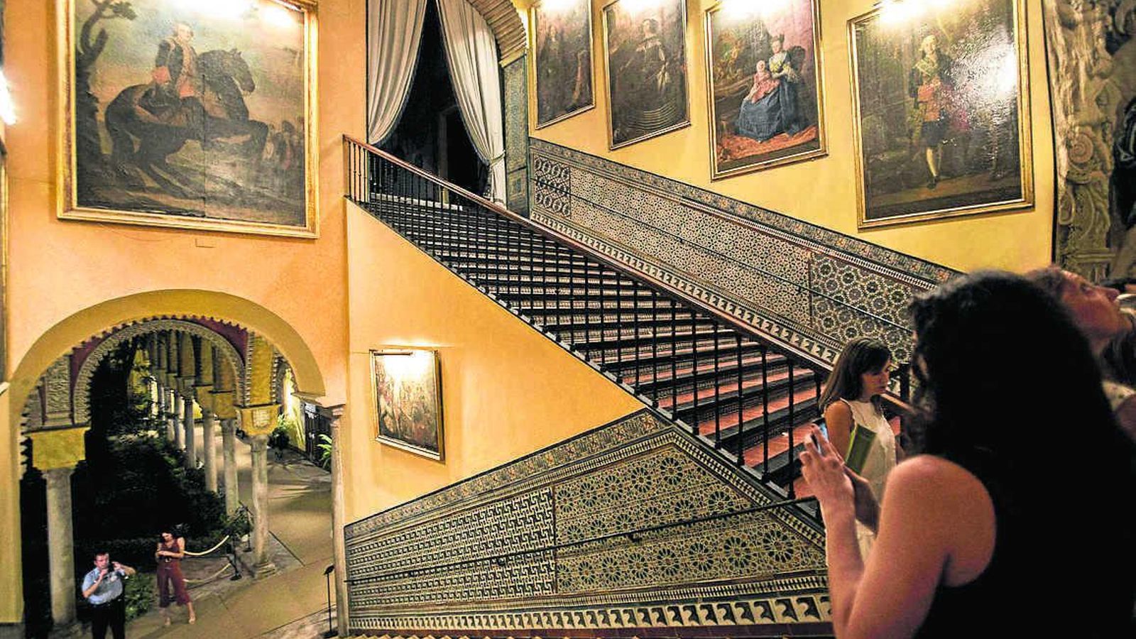 Las visitas nocturnas guiadas por Engranajes Culturales arrancan el viernes, 26 de junio, y se extienden hasta septiembre.