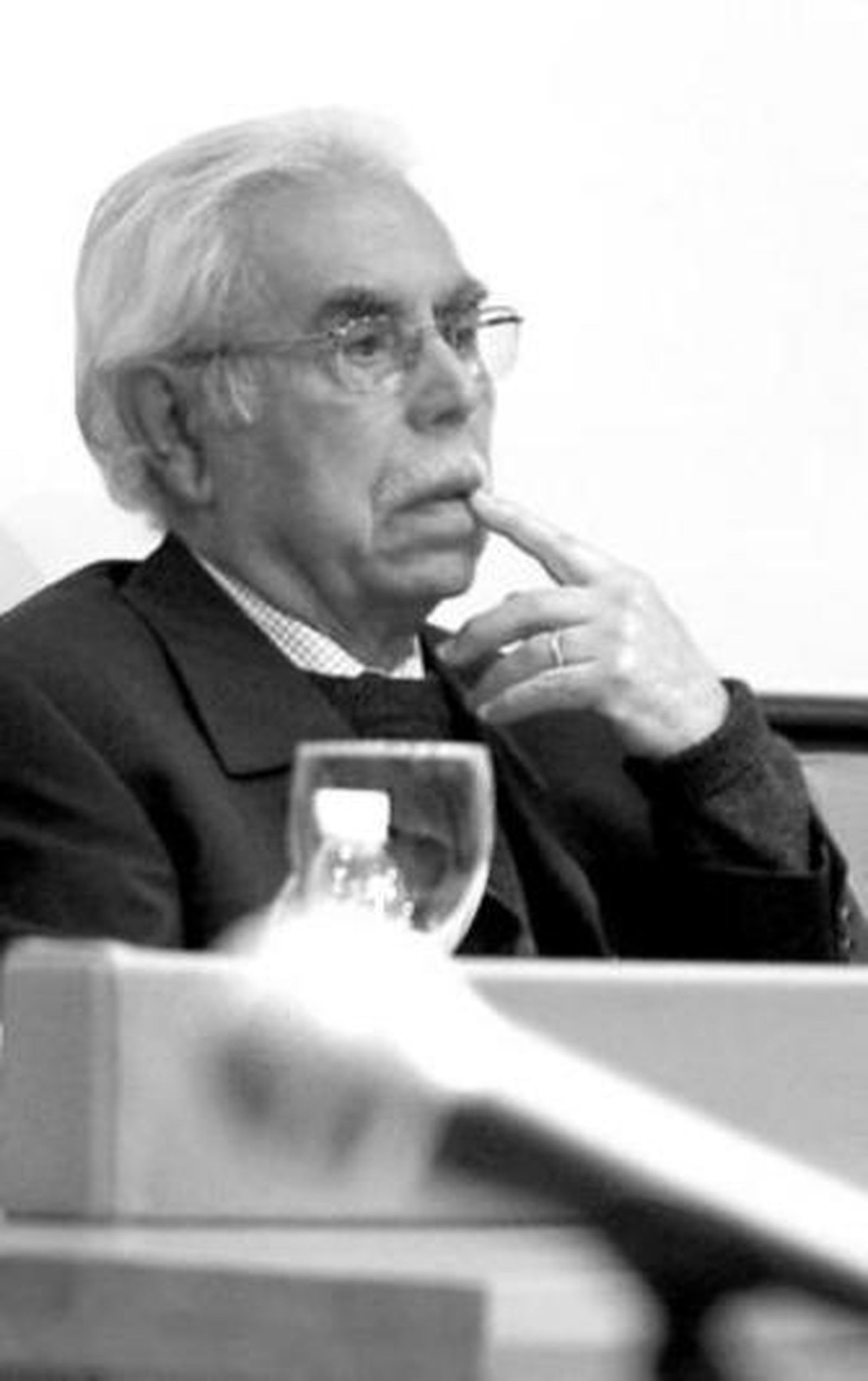 "¿Cómo se os ocurrían a Gómez y a ti los cuplés de vuestras chirigotas?"