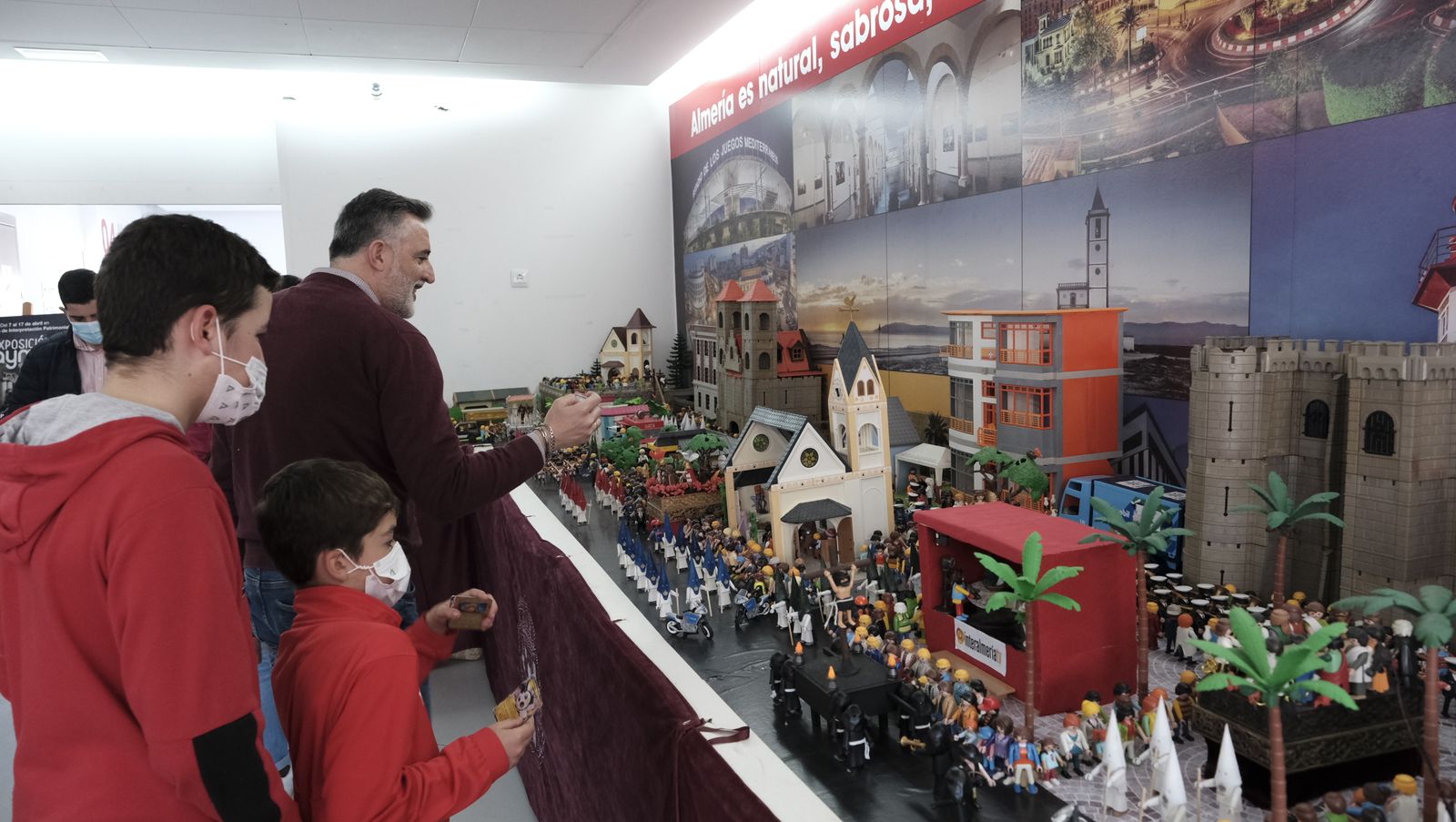 Inauguración de la exposición de playmobil de semana santa de Almería