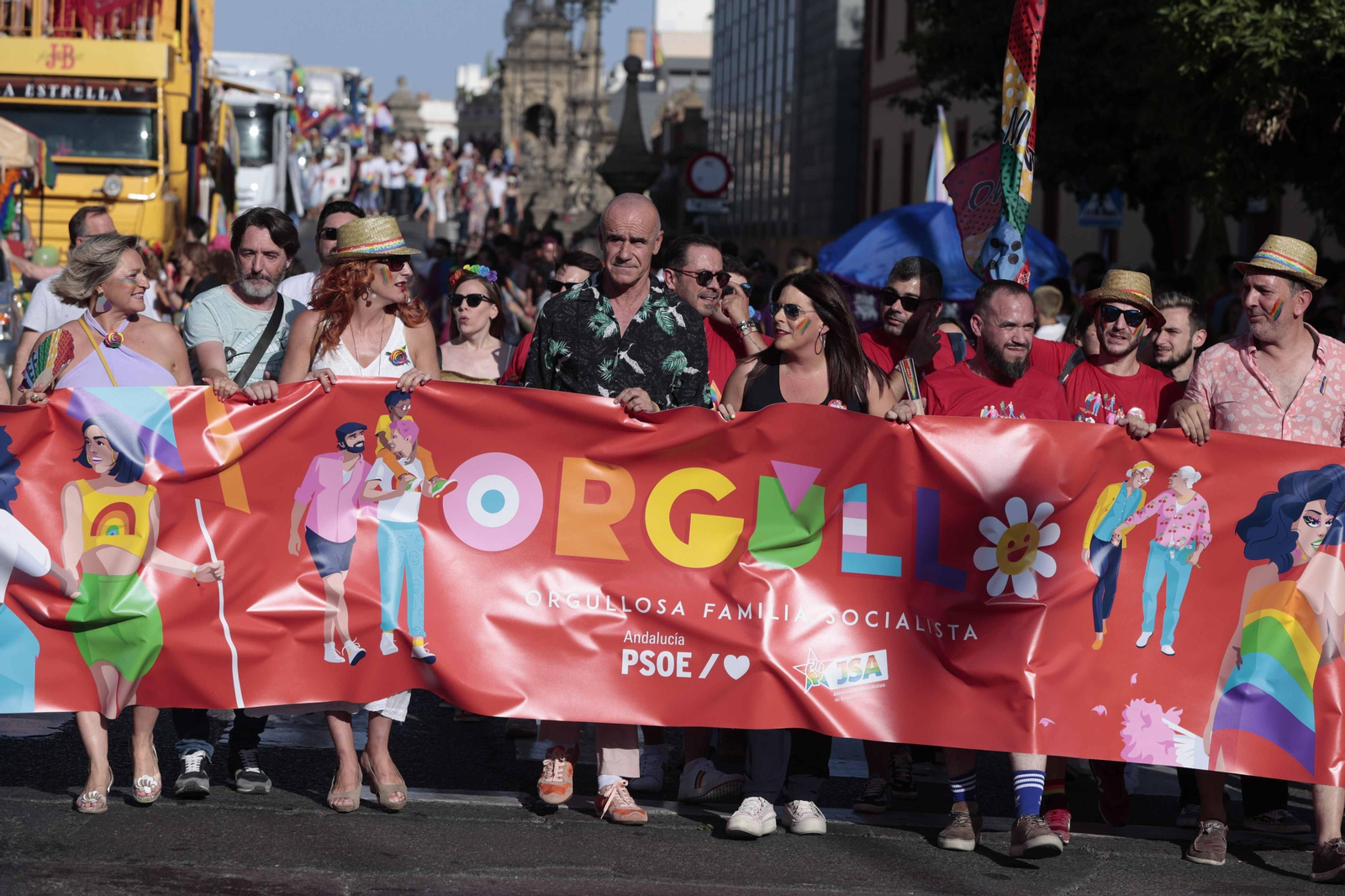 Las imágenes de la cabalgata del Orgullo LGTBI en Sevilla