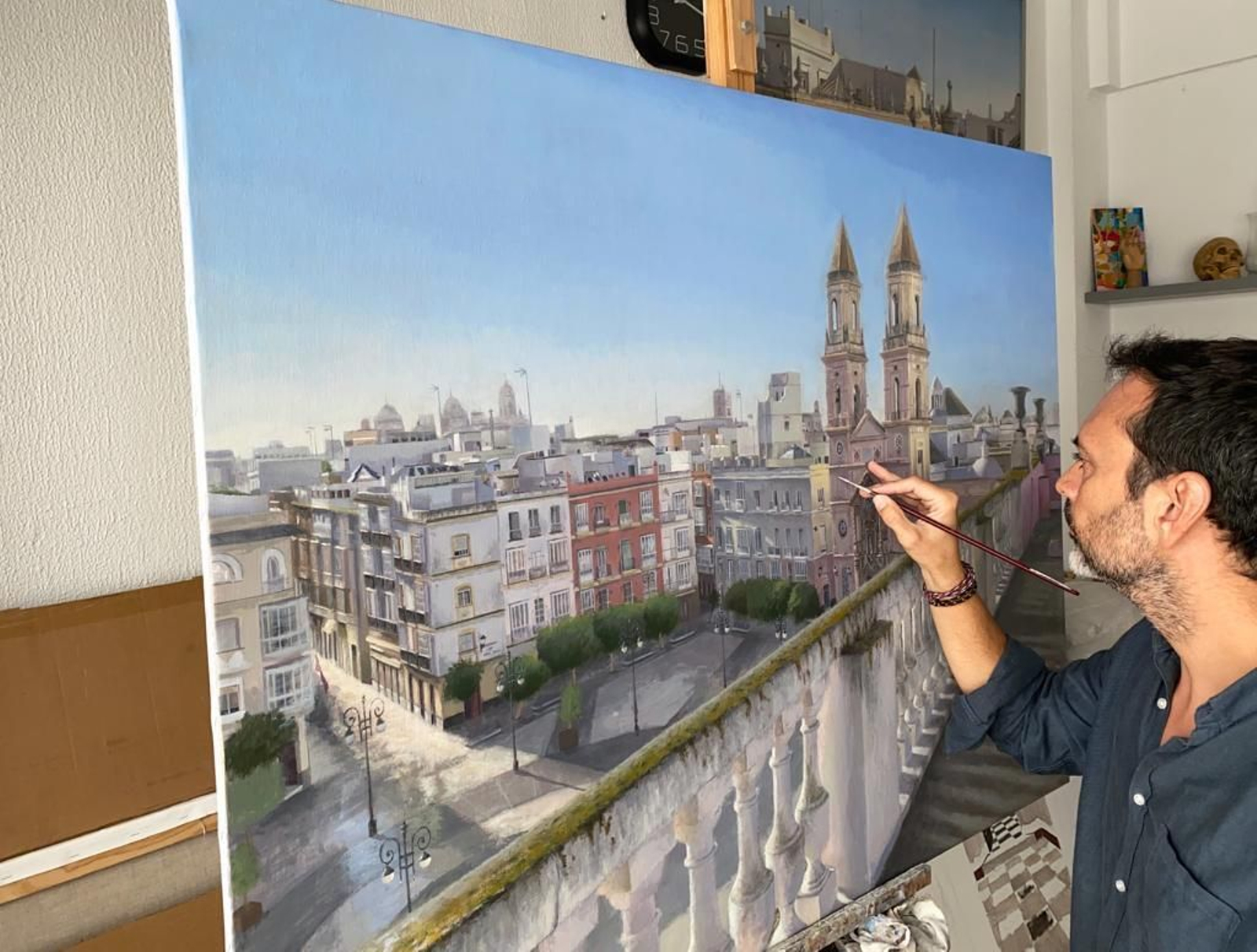 Fernando Devesa pintando la plaza de San Antonio.