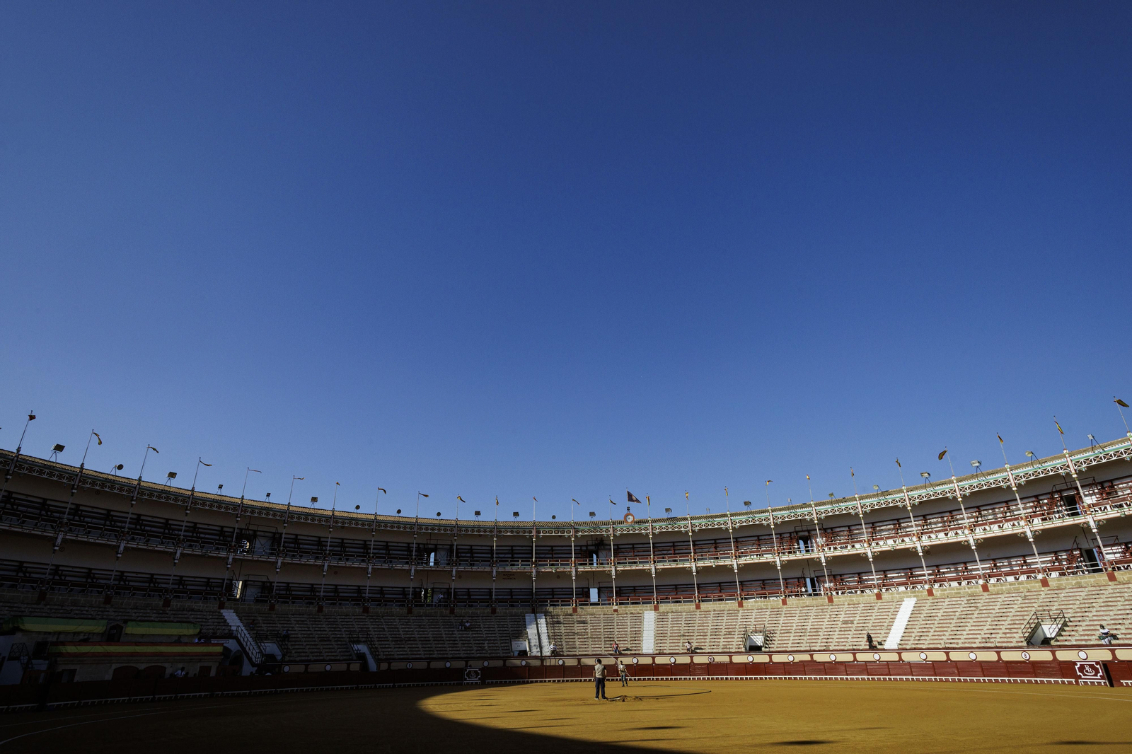 Búscate en la corrida de toros de El Puerto con Escribano, Morilla y Pinar