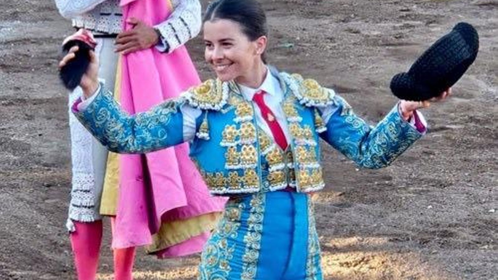 Miriam Cabas pasea trofeos