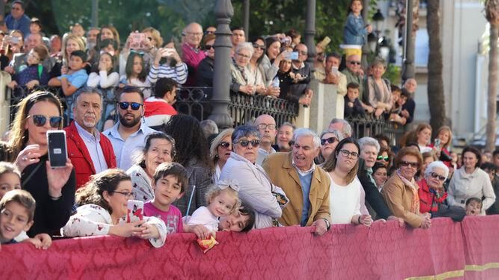 Así fue la procesión del Cristo de la Vera+Cruz acompañado por la Legión en el año 2019