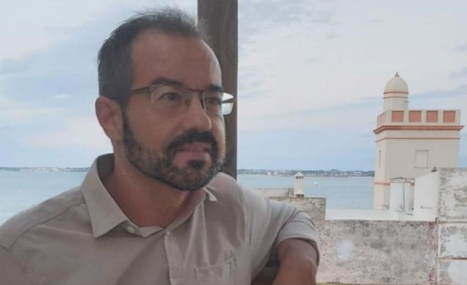 El escritor portuense Ángel Mendoza.