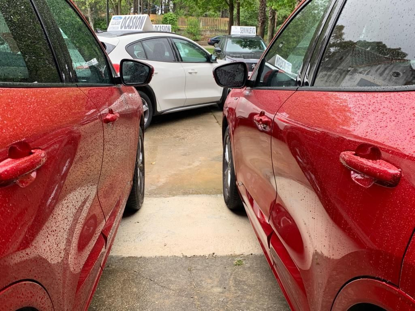 Multitud de coches nuevos, seminuevos y de ocasión se citan en el Salón del Vehículo de Valverde