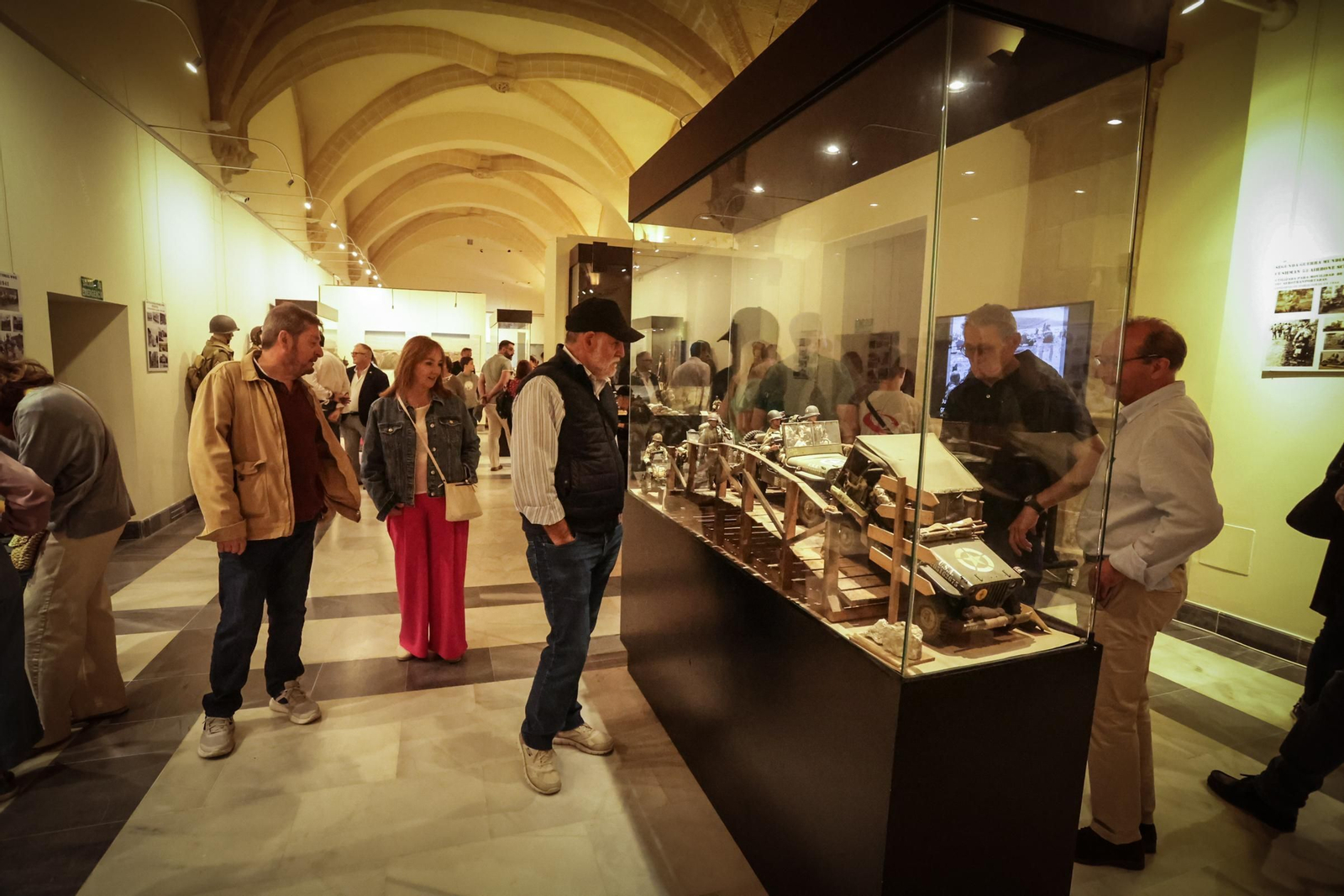 Imágenes de la exposición de maquetas de la II Guerra Mundial en los Claustros de Jerez Imágenes de la exposición de maquetas de la II Guerra Mundial en los Claustros de Jerez
