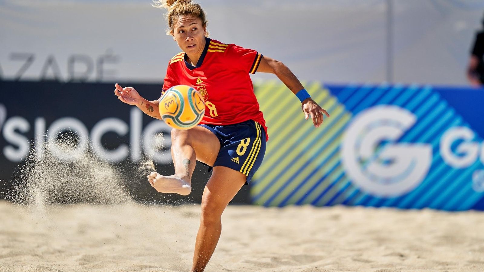 La Selección Española femenina de fútbol playa.
