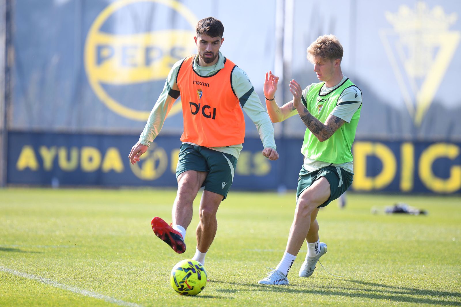 García Pascual (i) y Pelayo en la sesión del sábado.