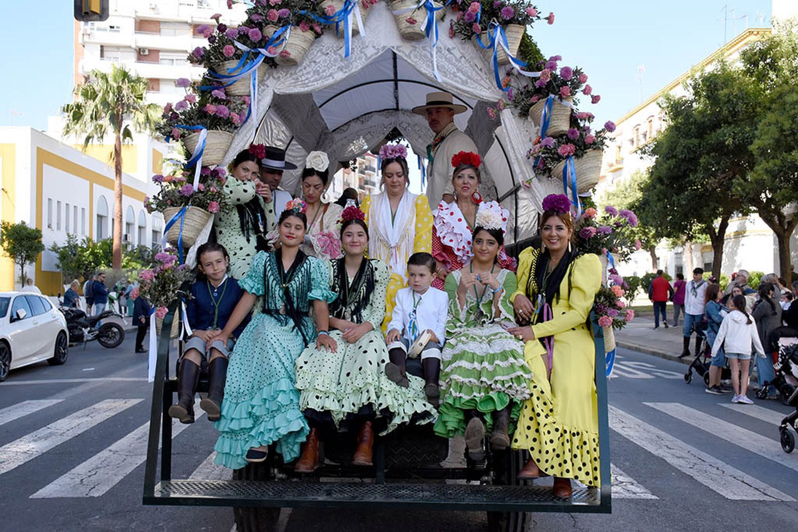Imágenes de los carros de la Hermandad del Rocío de Huelva