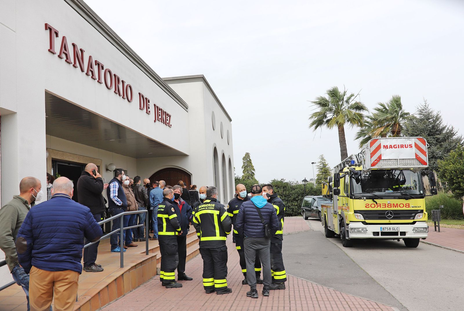 Bomberos de Jerez despiden a su compañero Tato Cirera