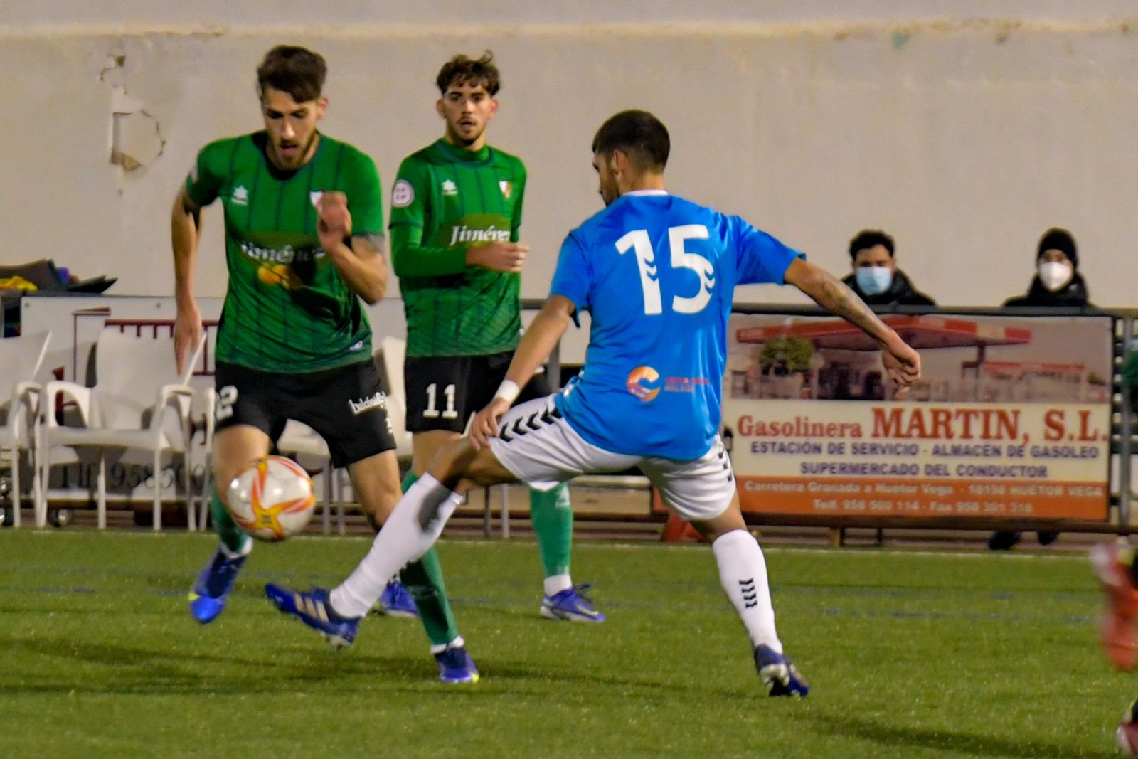 El Huétor Vega no pudo vencer al Torremolinos en Las Viñas.