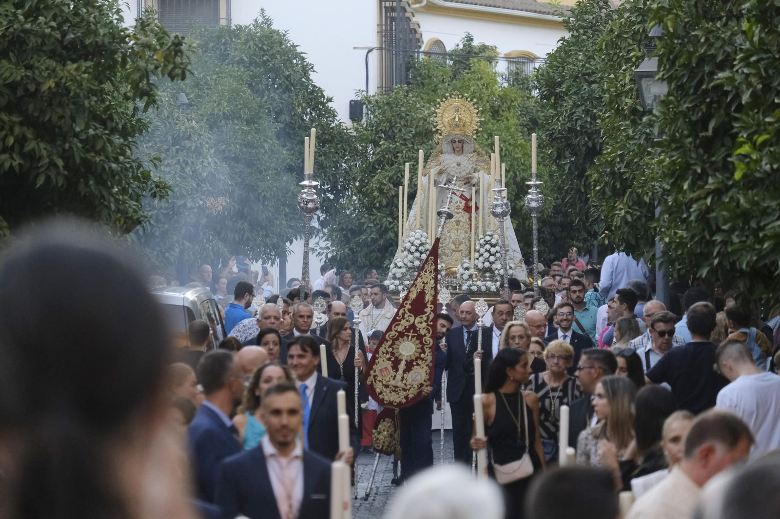 El traslado de la Virgen de la Merced de Córdoba tras su restauración, en imágenes