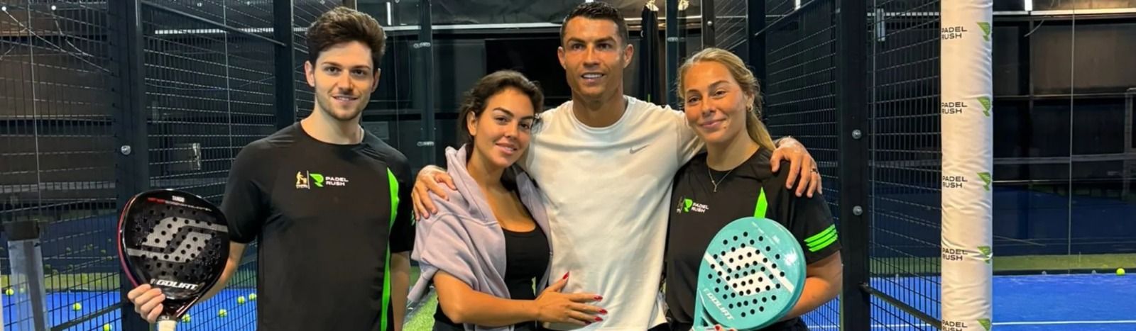 Los almerienses Antonio Mañas Capel y Lourdes García Sánchez, junto a Cristiano Ronaldo y Georgina Rodríguez, en una imagen publicada por la firma Goliat de pádel en su página web