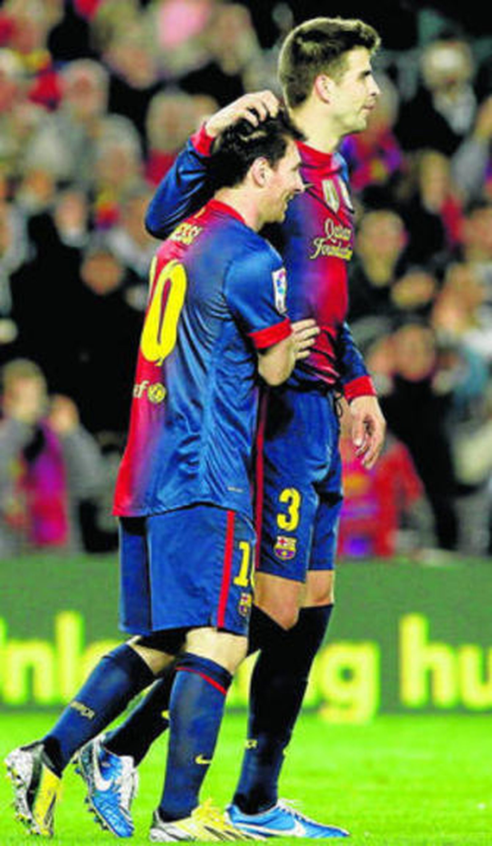 Messi celebra con Piqué el tercer gol del Barcelona.