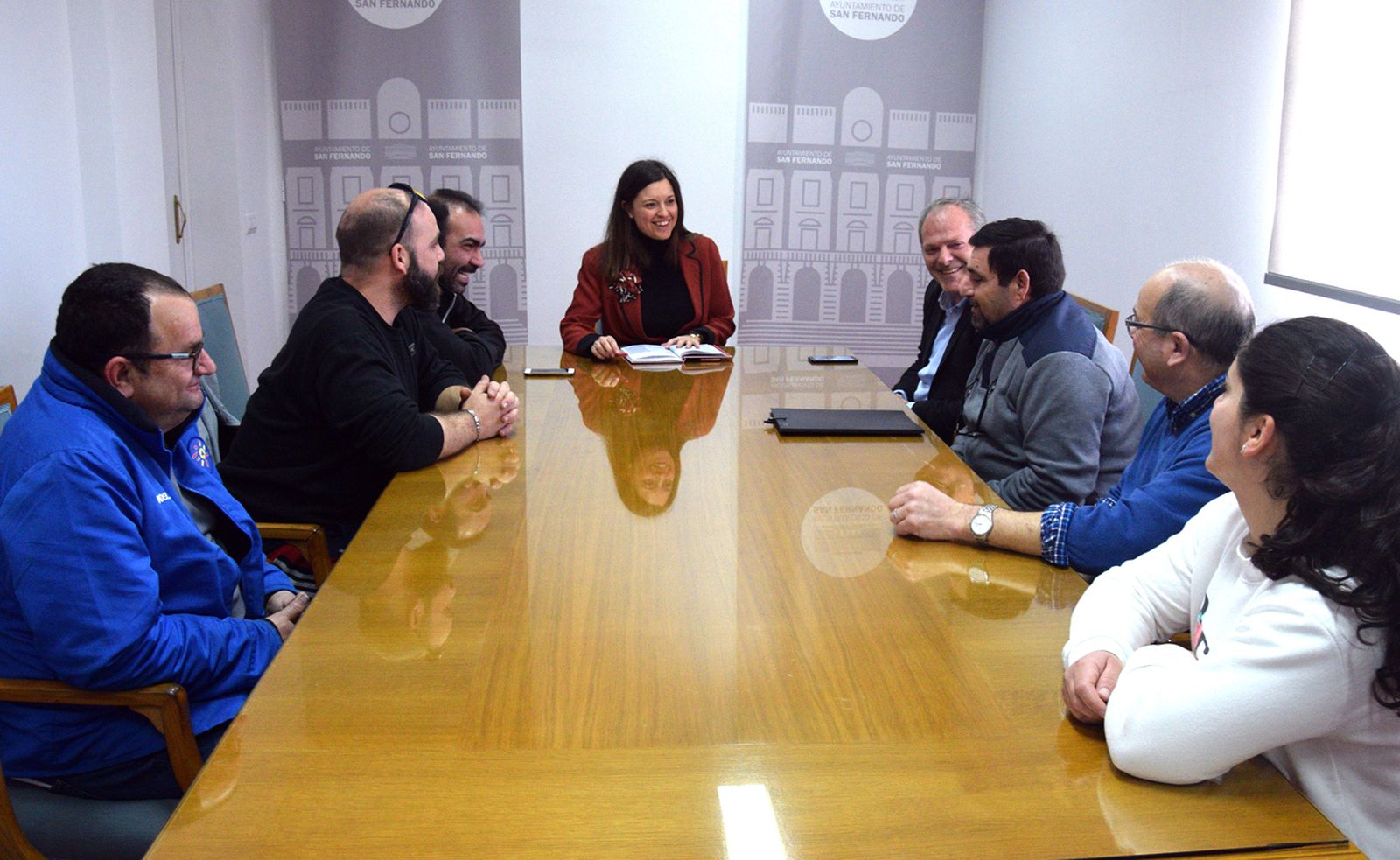 Cavada, reunida con la nueva junta directiva de la asociación de detallistas del Mercado de San Antonio