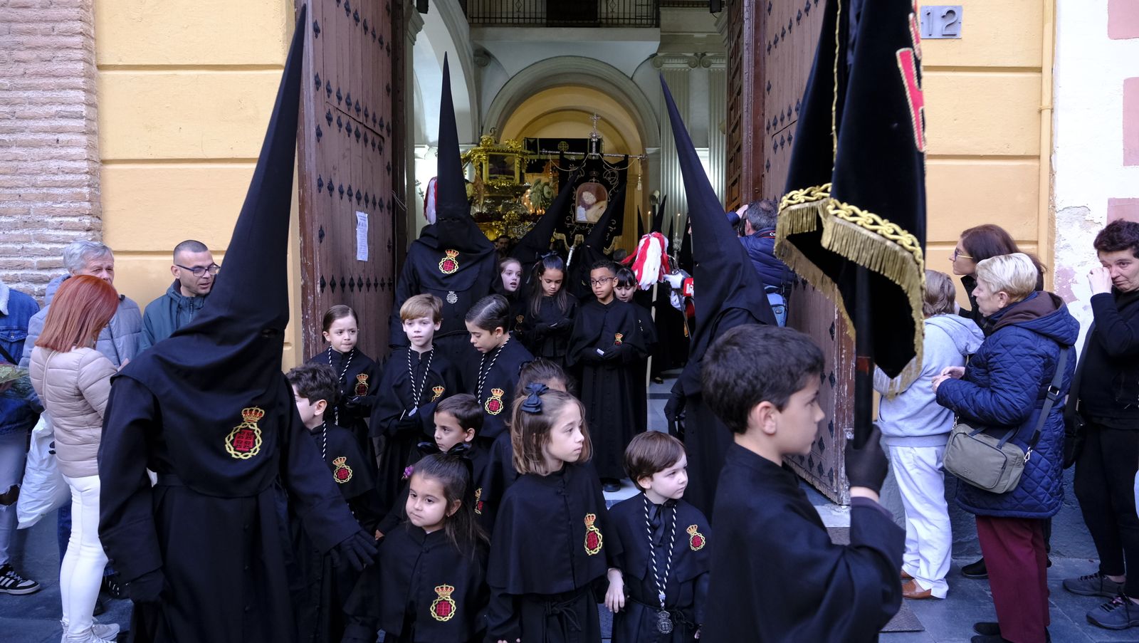 Las mejores imágenes del Santo Sepulcro, en Almería
