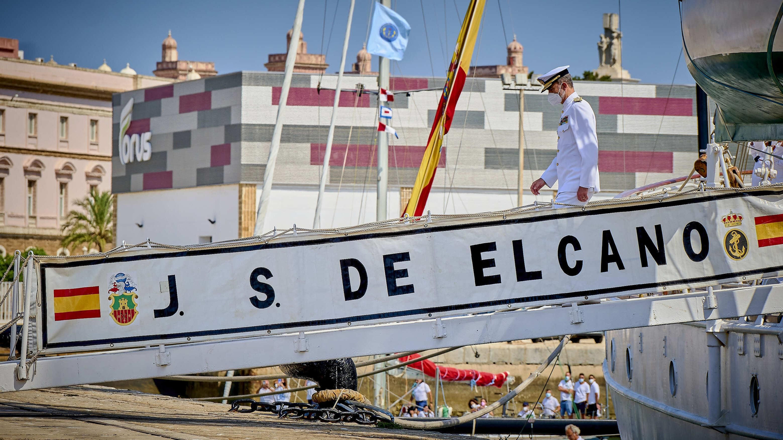 Recibimiento al buque escuela de la Armada española 'Juan Sebastián de Elcano'