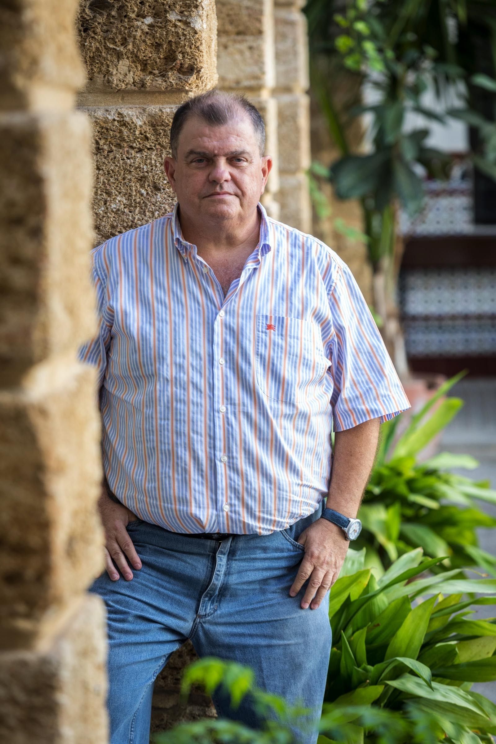 Antonio Castillo en el colegio Salesianos, donde imparte clases desde 1978.