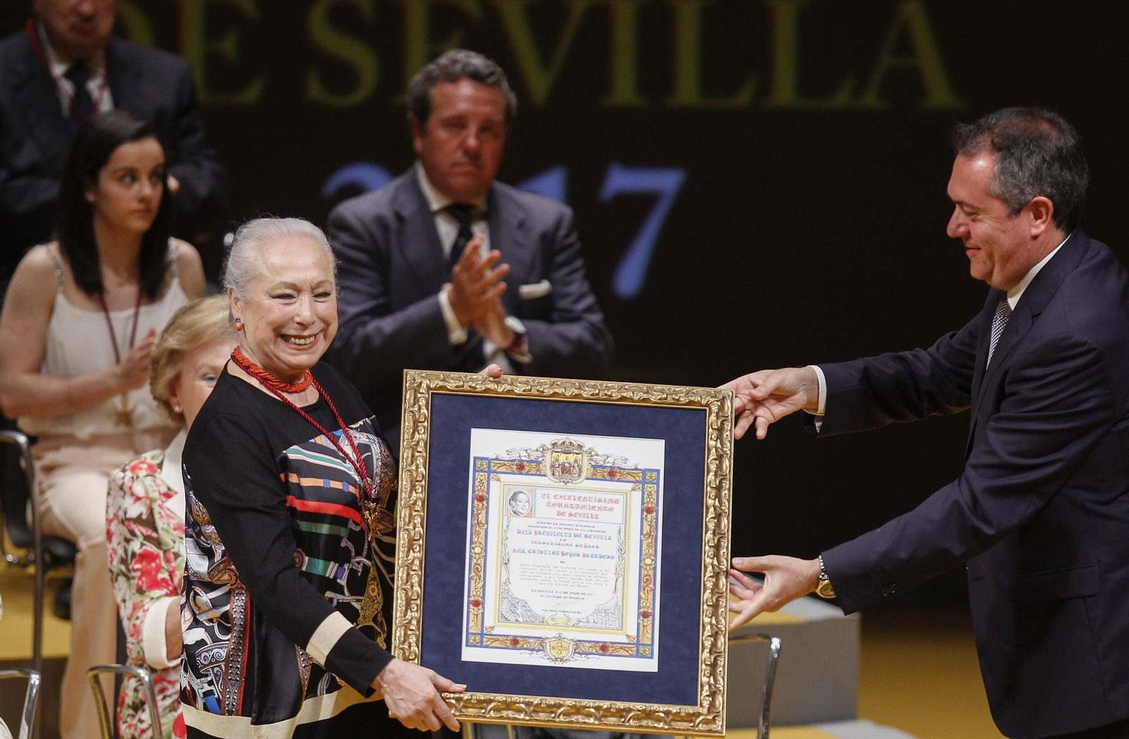 La entrega de las medallas de Sevilla, en imágenes