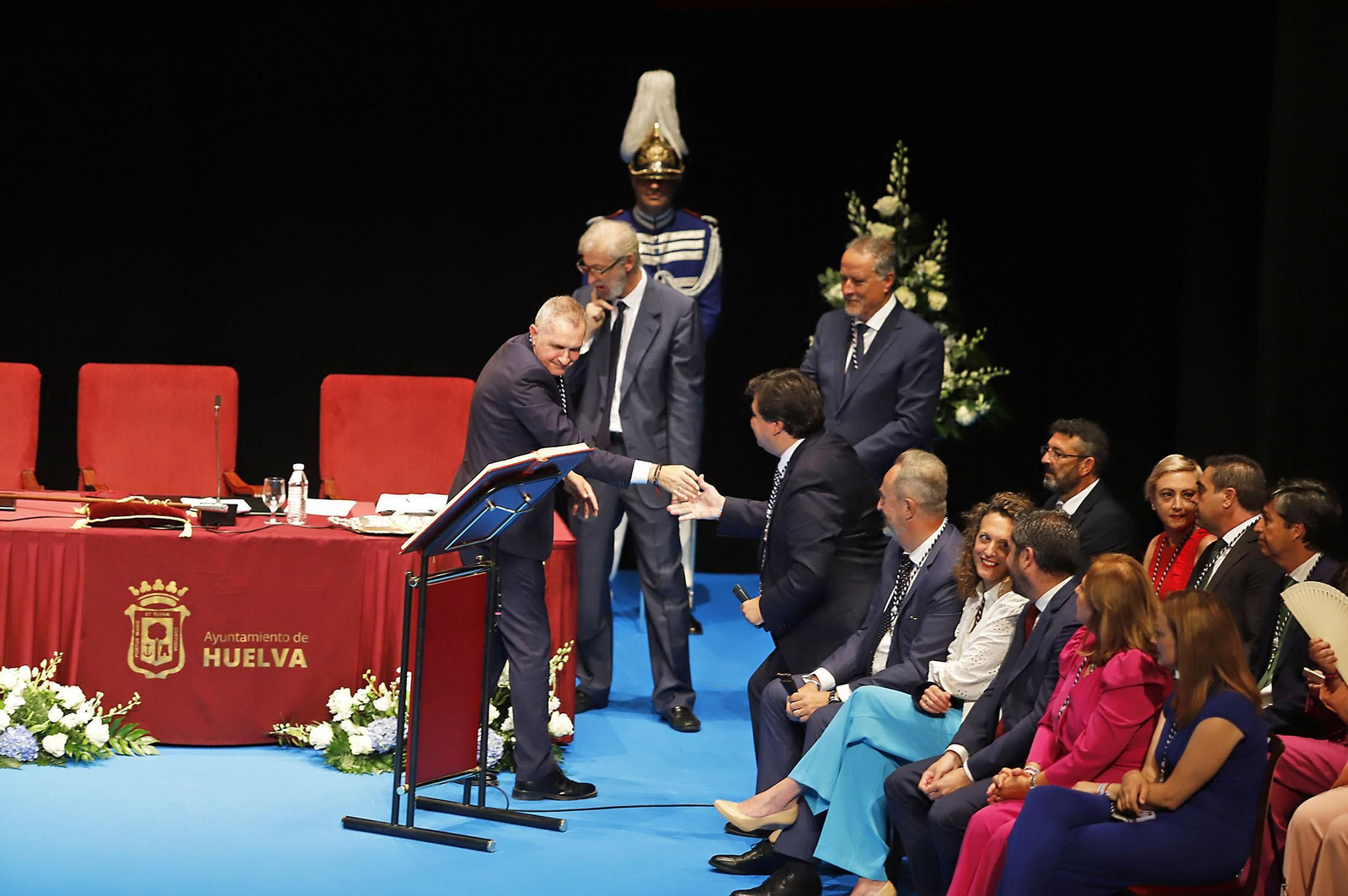 Imágenes de la toma de posesión de Pilar Miranda como alcaldesa de Huelva