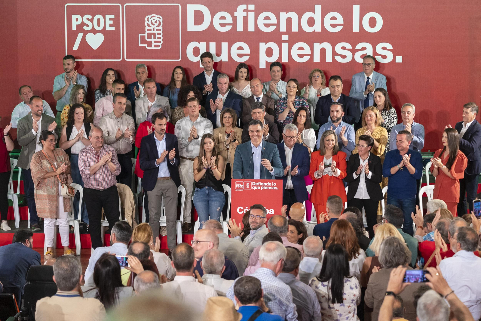 Candidatos del PSOE de Córdoba, con Pedro Sánchez.