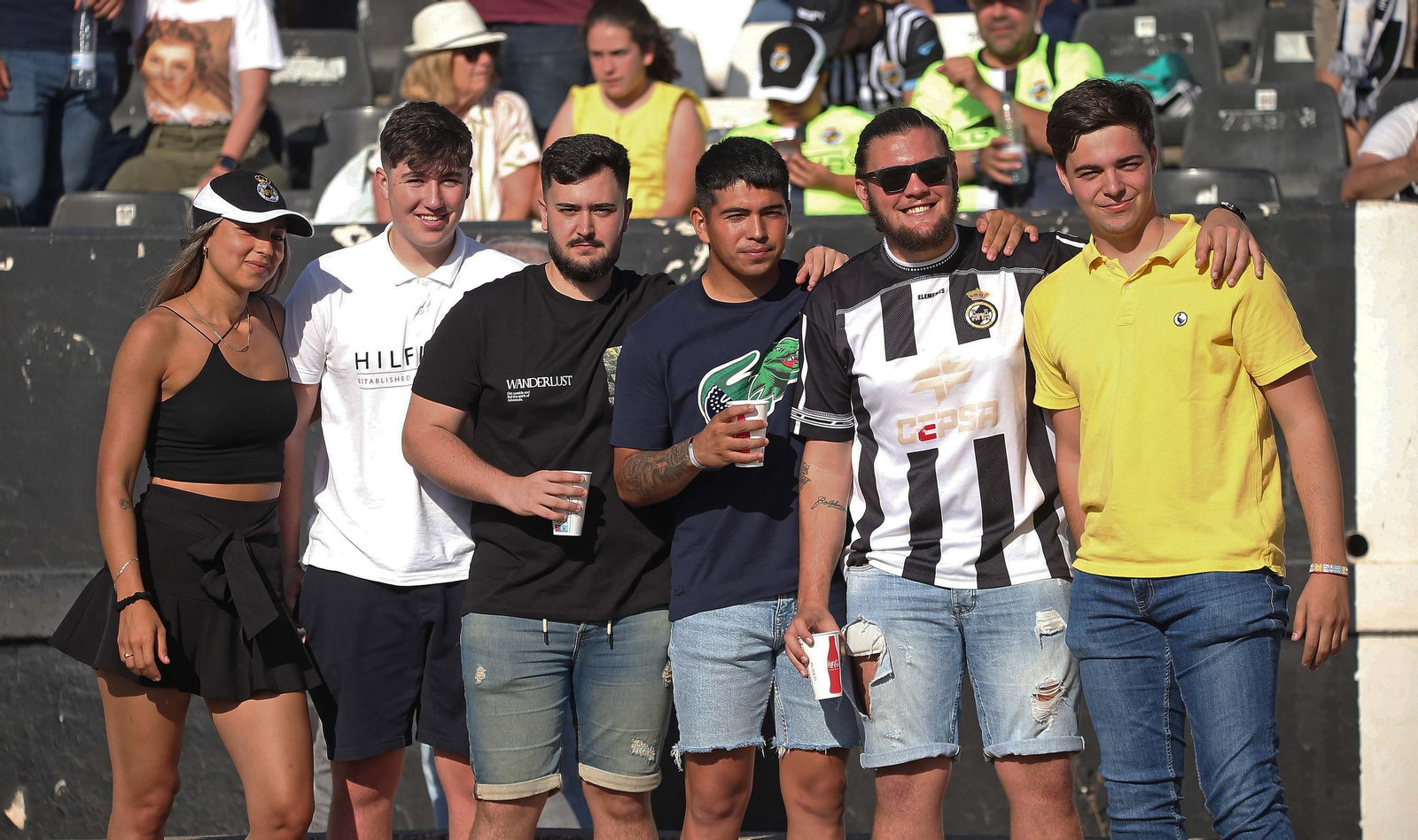 Fotos de la afición durante el Balona - Córdoba en el estadio municipal de La Línea