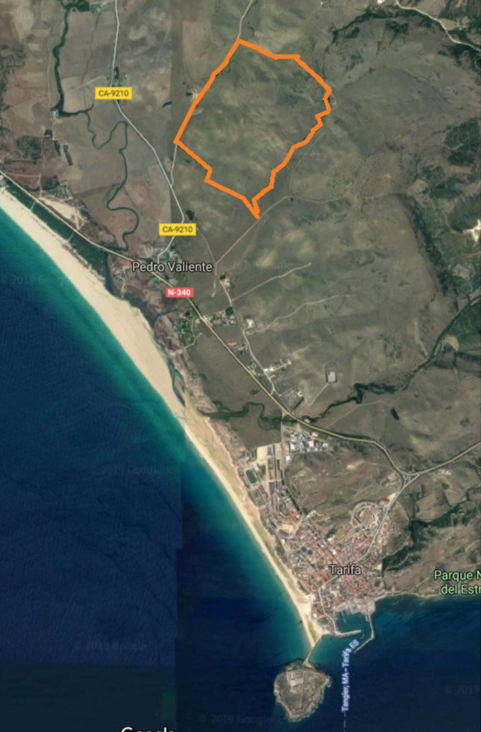 La situación de los terrenos, junto a la carretera hacia la ermita de la Virgen de la Luz