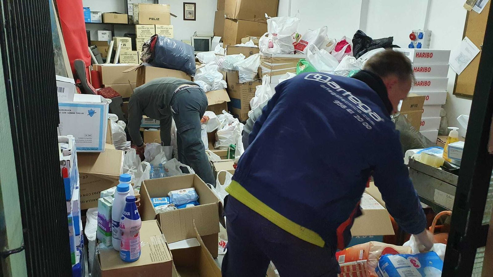 Parten para Ucrania alimentos, medicinas y materiales donados por los vecinos de Huétor Tájar