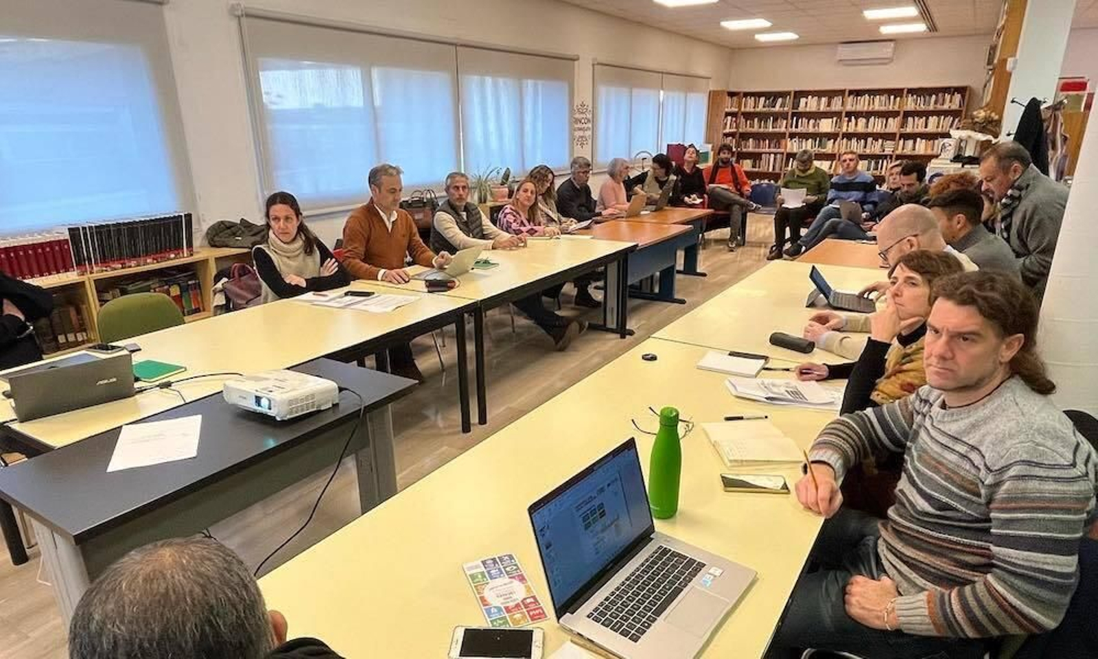 Una reunión de trabajo de socios de la Famsi. Una reunión de trabajo de socios de la Famsi.