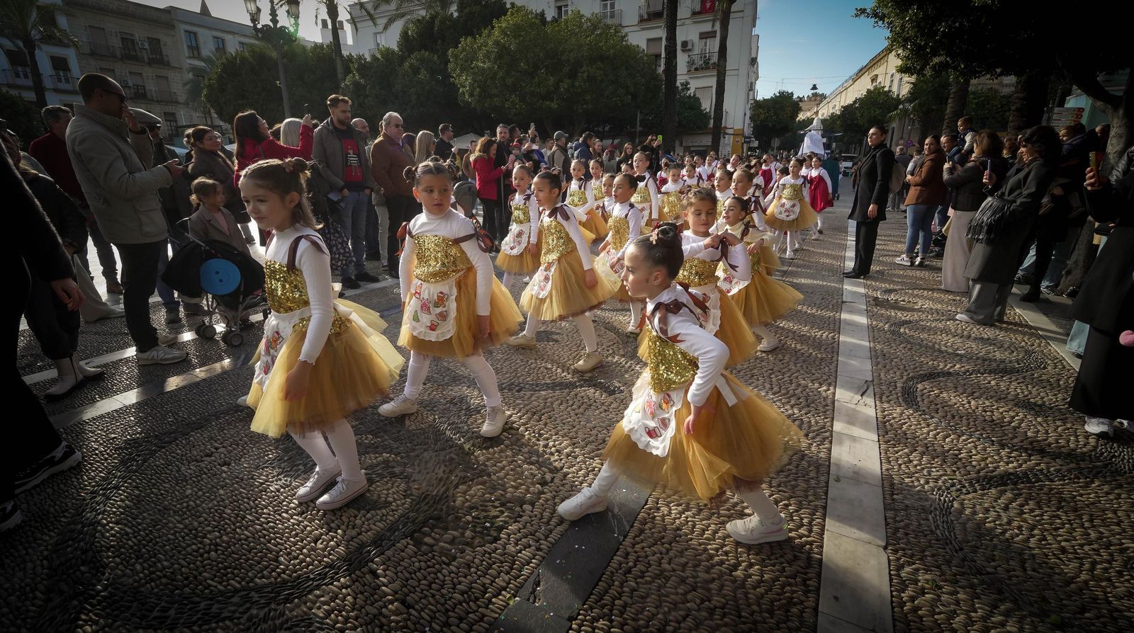 Imágenes del pasacalles Cascanueces en Jerez