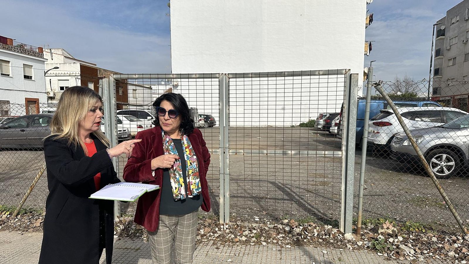 La alcaldesa visita la zona.