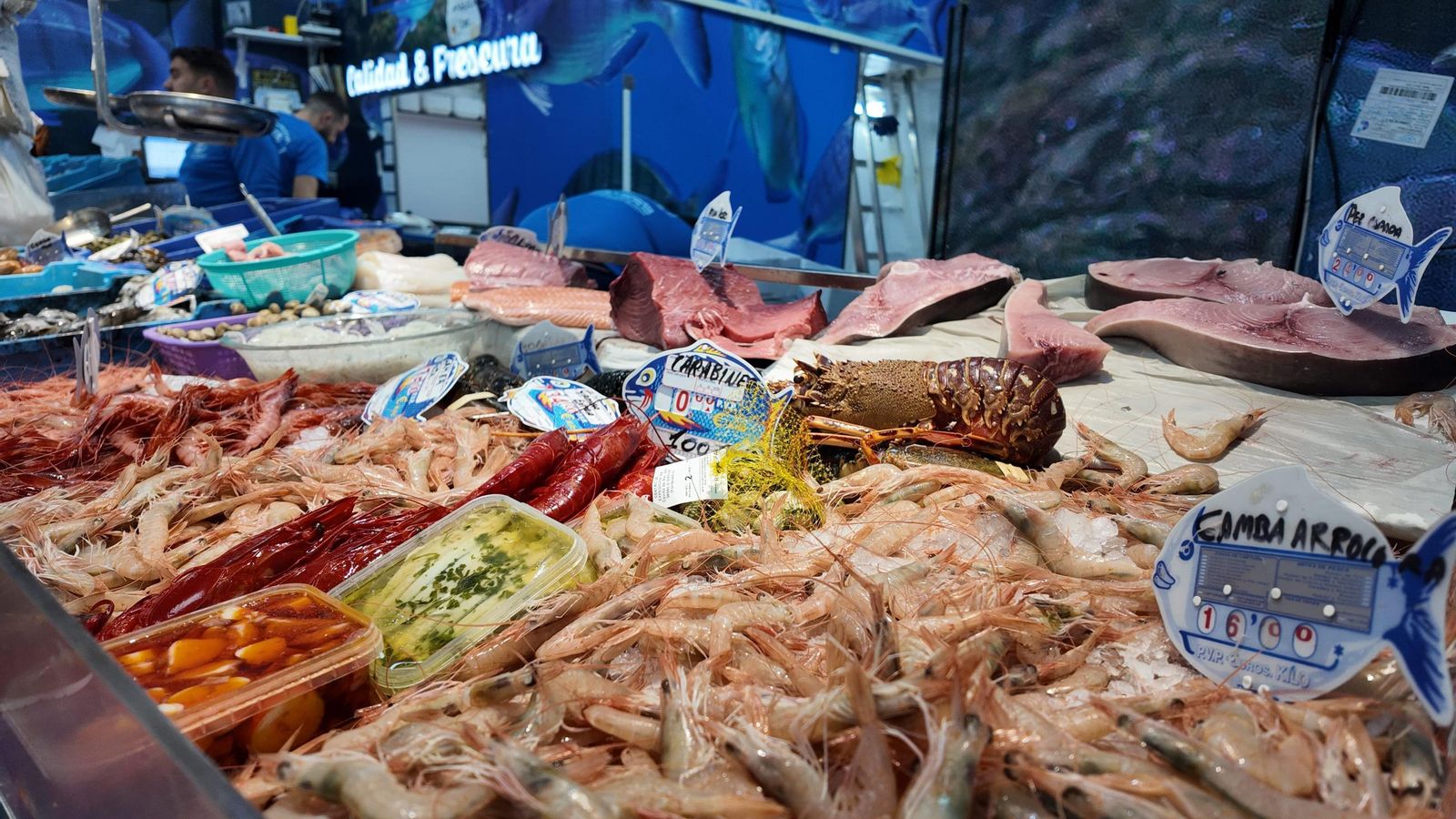 Pescados y mariscos en el Mercado Central.